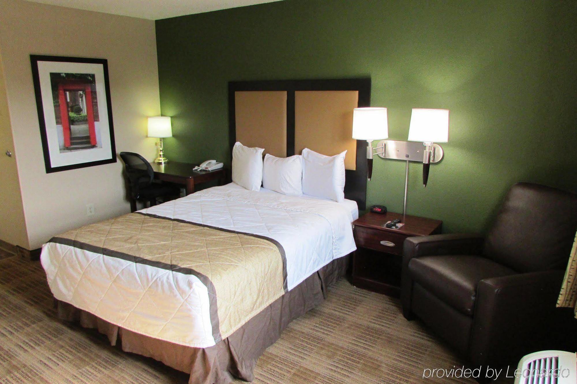 Extended America Select - Atlanta - Clairmont